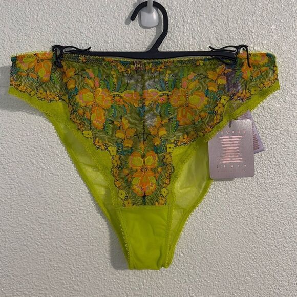 NWT-SAVAGE X FENTY -SWEETHEART LACE HIGH-LEG BIKINI-WILD BUNCH LACE -Size Medium - Picture 3 of 8